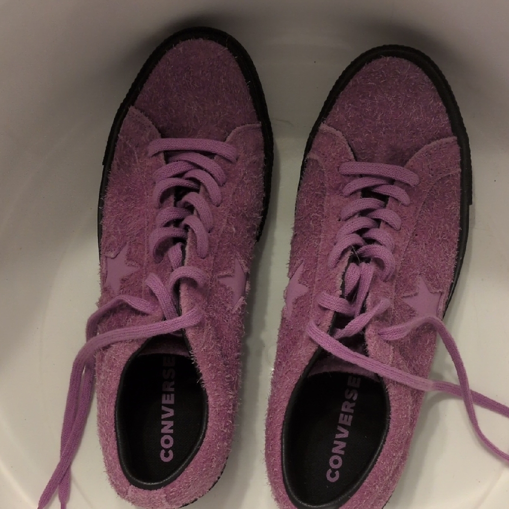 Converse One Star Low 'Fuchsia Glow' 163810CConverse Lilac Textured Sneakers